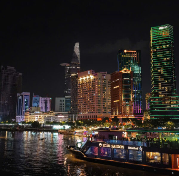 Du Thuyền Icon Sài Gòn